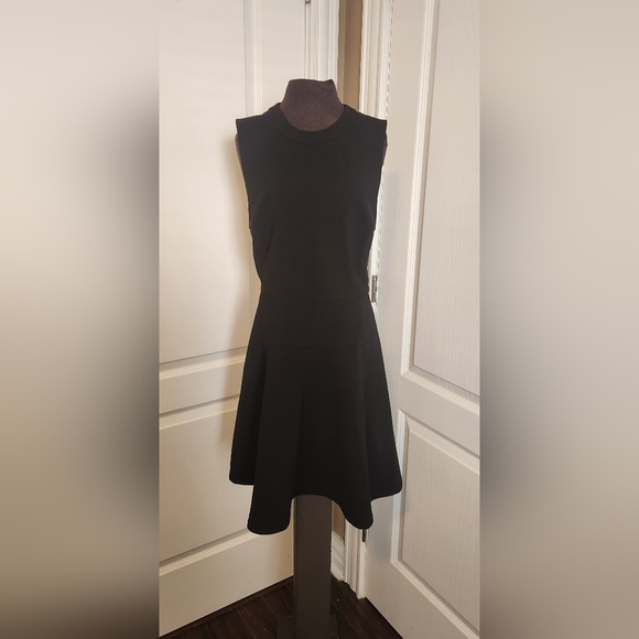 Madewell Dresses & Skirts - Madewell Black Dress with A- Line Skirt Size 6